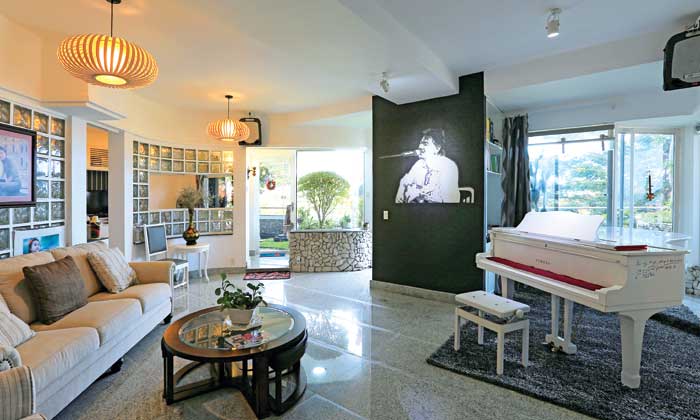 Thăm nhà của nhạc sĩ Trần Tiến